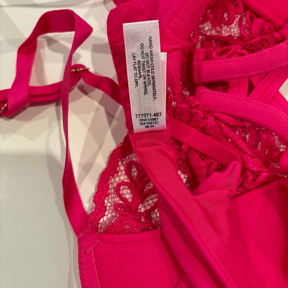 VINTAGE 2005 Victoria’s Secret Embroidered Unlined Demi Bra 36B NWOT Hot Pink - Picture 7 of 9
